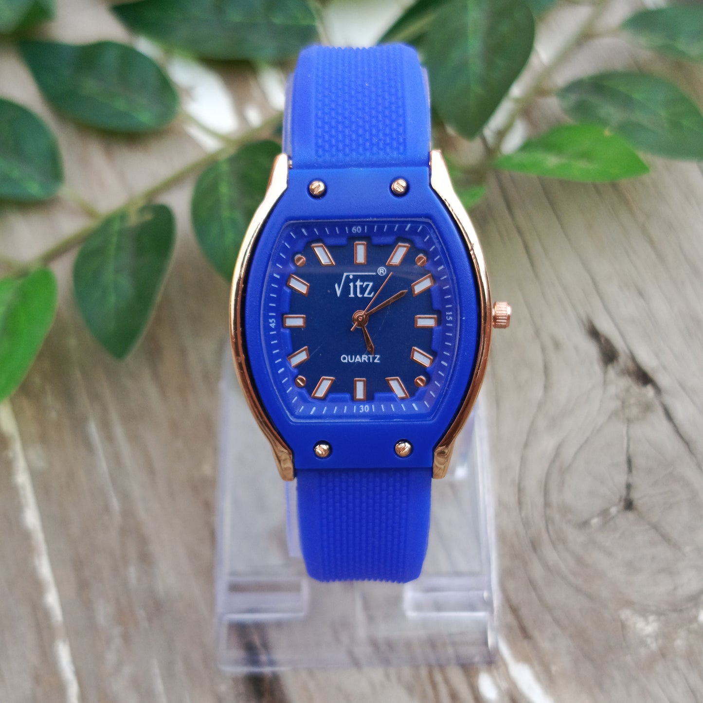 Blue Sporty Quartz Watch – Stylish Rubber Strap