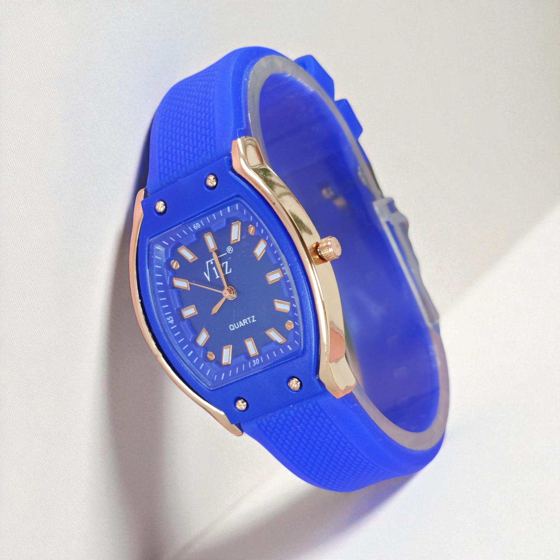 Blue Sporty Quartz Watch – Stylish Rubber Strap