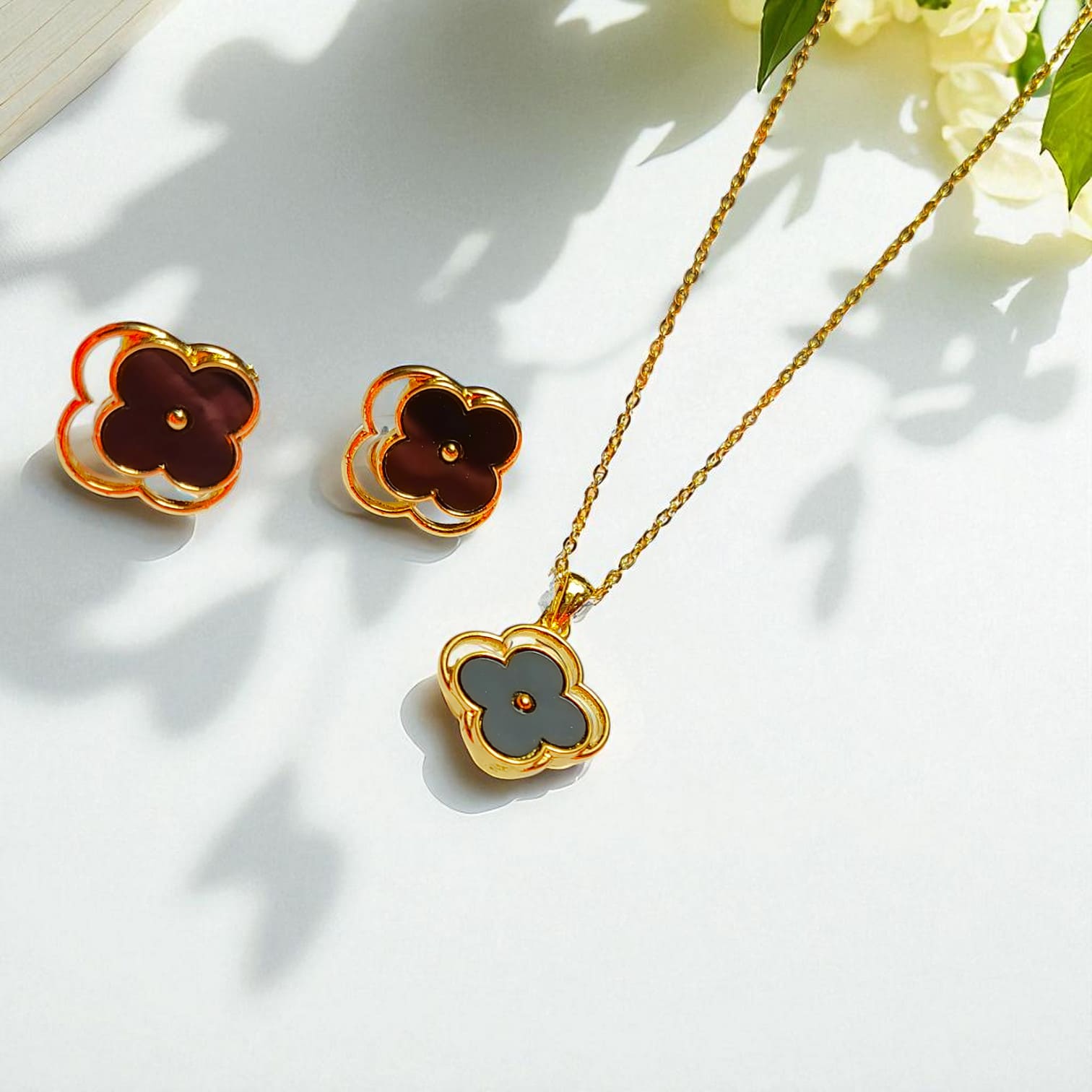 Black Clover Jewelry Set – Elegant