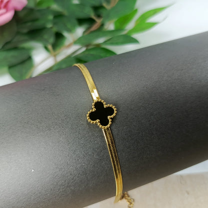 Elegant Gold Clover Bracelet