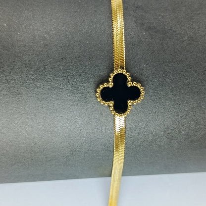Elegant Gold Clover Bracelet