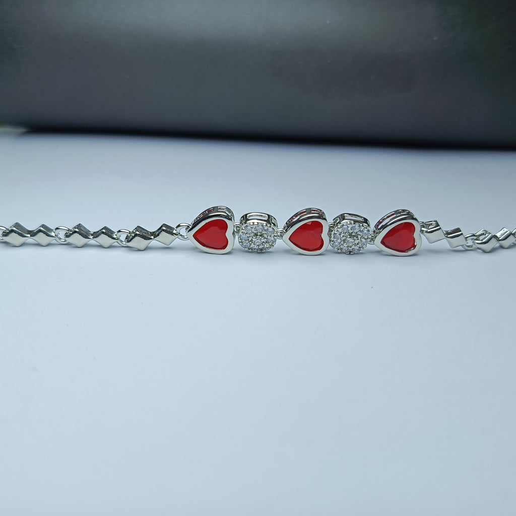 Elegant Heart Charm Bracelet – Silver Plated Red