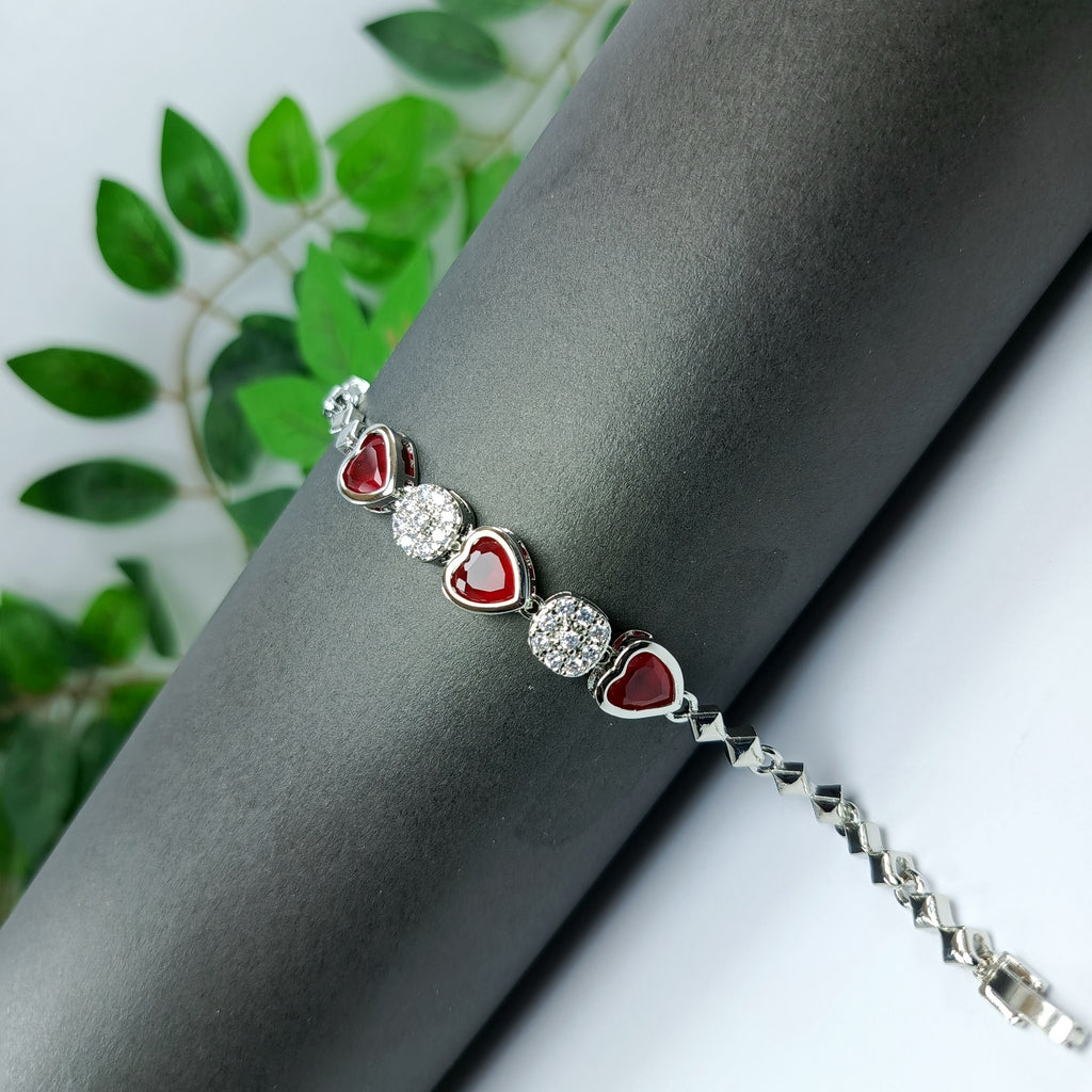 Elegant Heart Charm Bracelet – Silver Plated Red