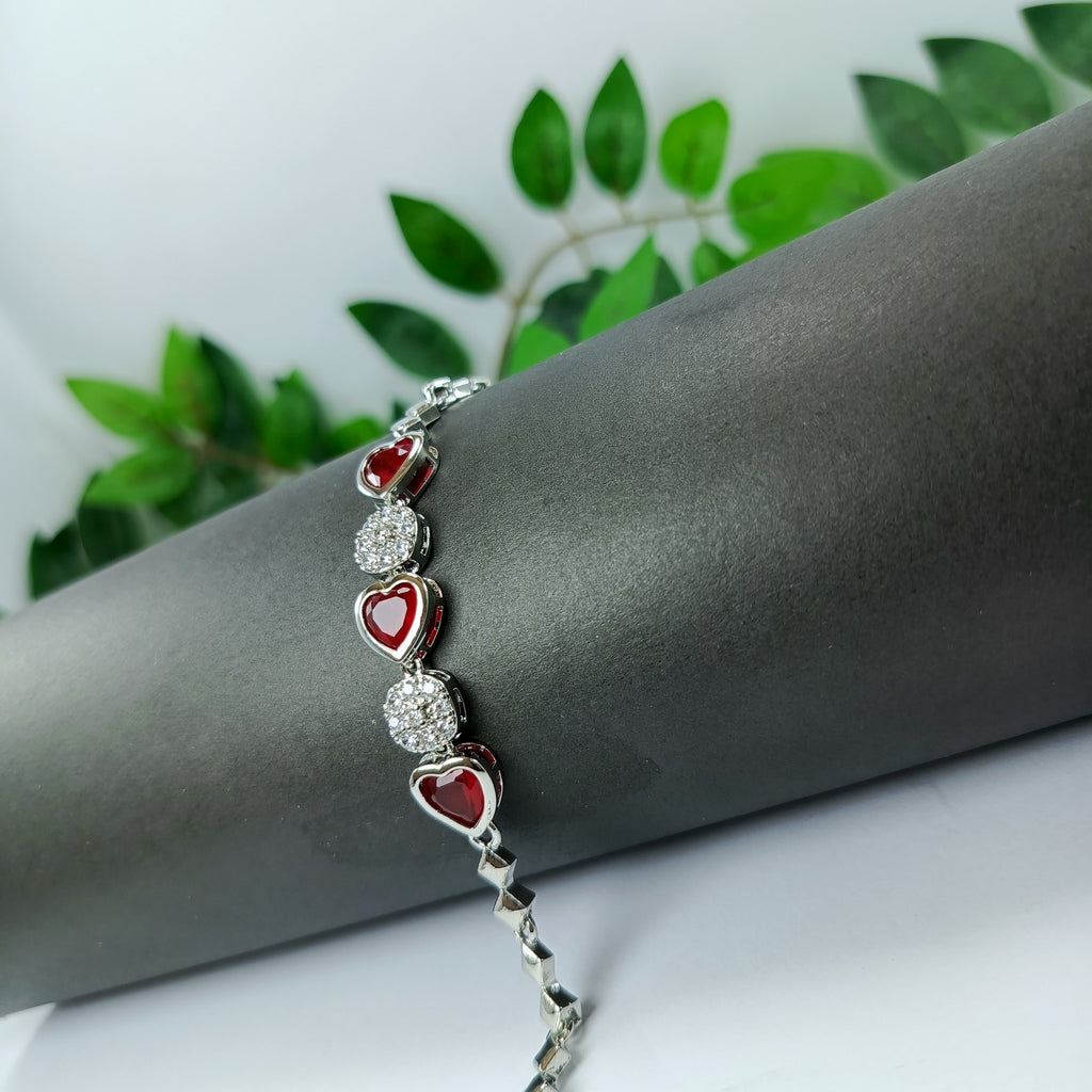 Elegant Heart Charm Bracelet – Silver Plated Red