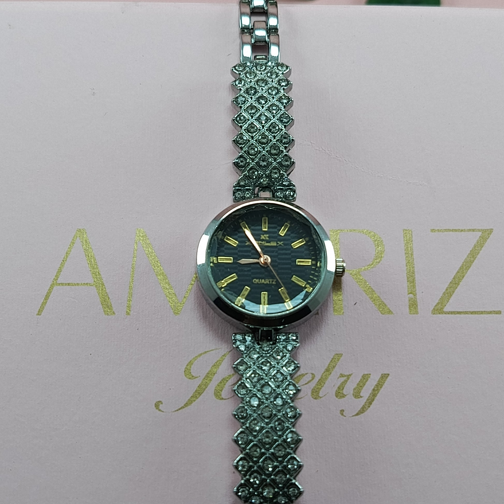 Quartz Ladies' Watch, Elegant Silver Crystal Band