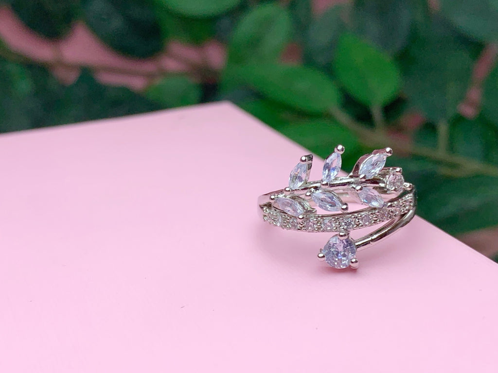 Elegant Silver Crystal Jewelry Set with Watch