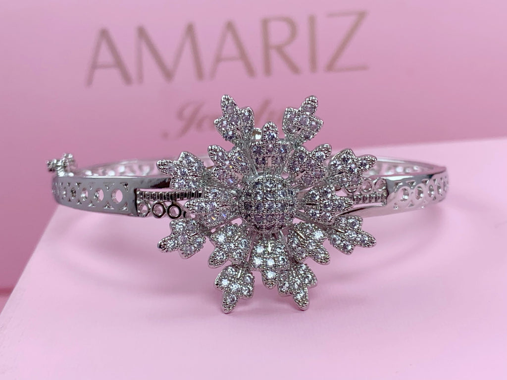 Luxury Silver Snowflake Jewelry Set with Watch | Amariz Jewelry